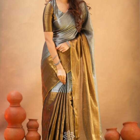 Khadi Cotton Saree - Picture 1 of 12
